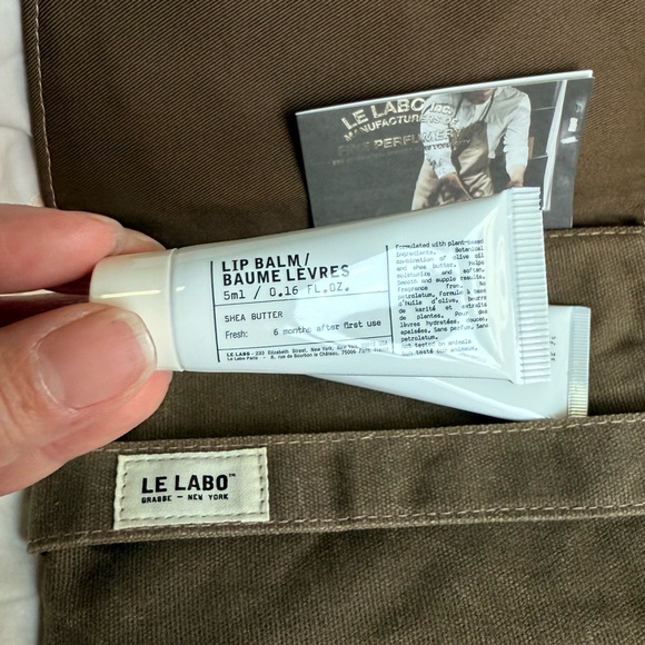 LE LABO Singapore Business Class Amenity Kit - Picture 8 of 8